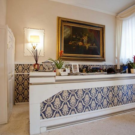 Hotel Ariston Ливорно Екстериор снимка